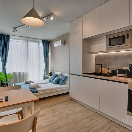 Toronto Cozy Near Unss And Nsa W Fast Wifi * София