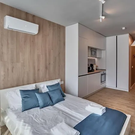 Apartment Toronto Cozy Near Unss And Nsa W Fast Wifi Sofia