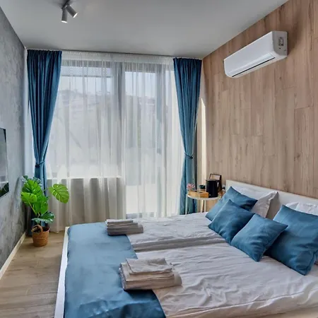 Апартаменты Toronto Cozy Near Unss And Nsa W Fast Wifi *